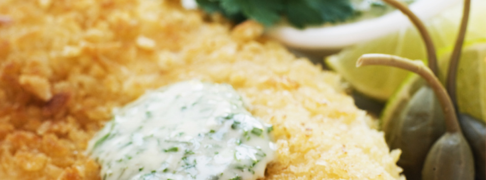 Suprema de pollo con salsa de mayonesa de ajo